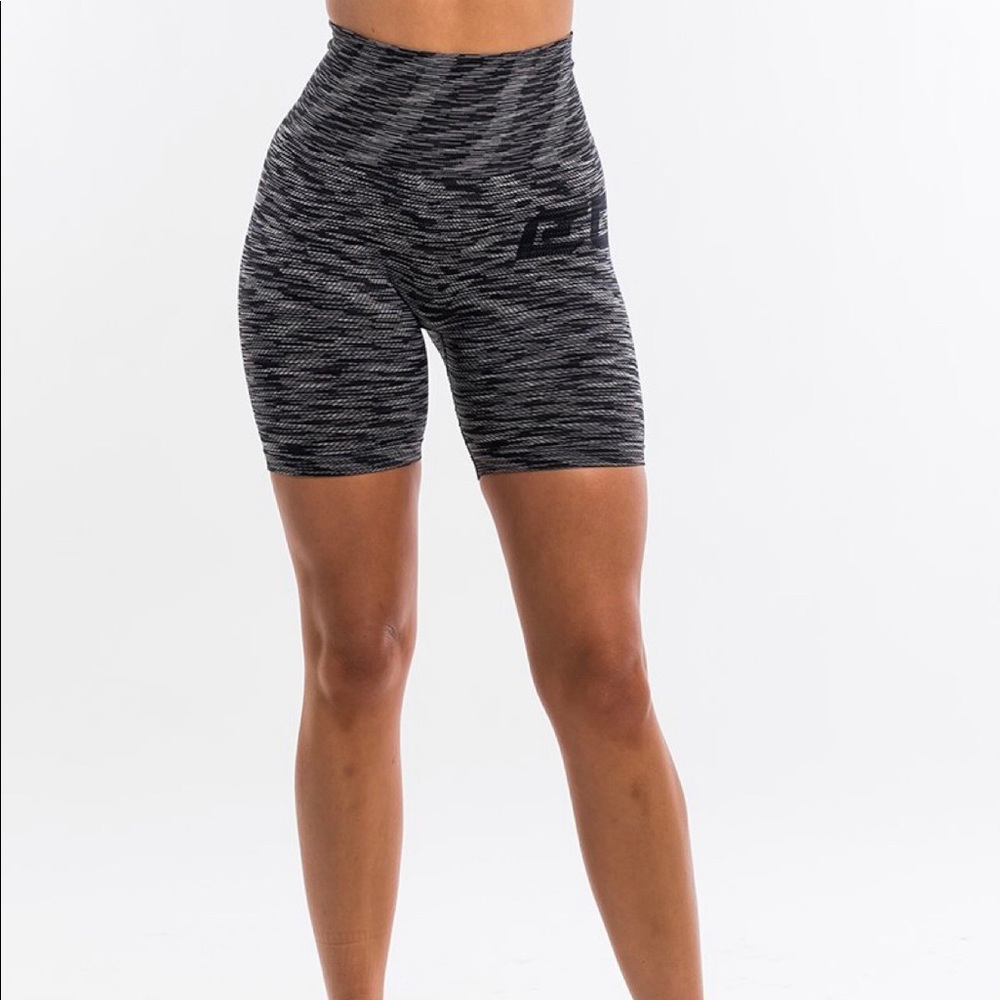 Echt high waisted shorts